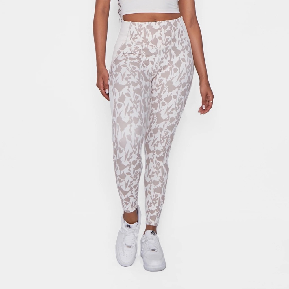 Lux Step Up Pants - Tulip Jet Stream